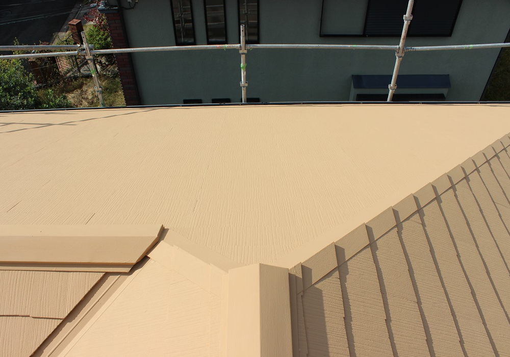 屋根ガイナ塗装施工例