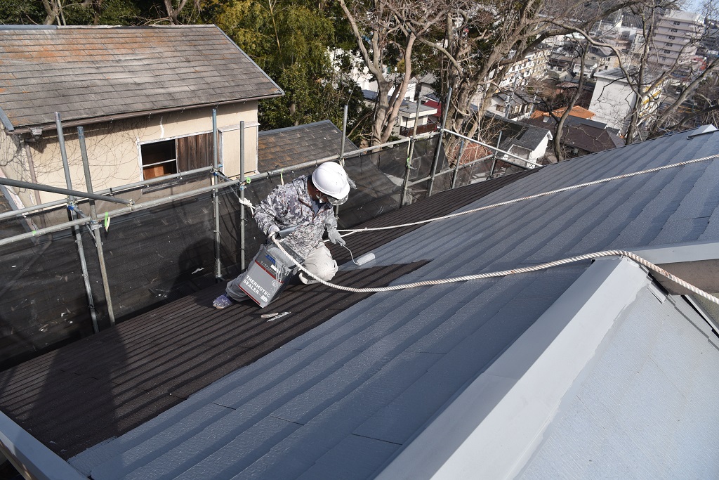 宝塚市で屋根の下塗りにアステックペイントの「サーモテックシーラー