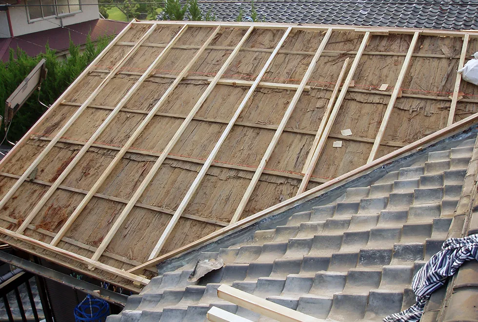 失敗しない屋根葺き替え・屋根カバー工法